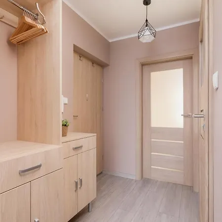 Business For Office Kolaczy By Renters Appartamento