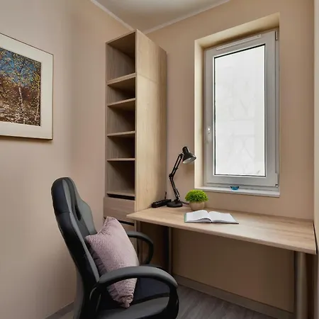Διαμέρισμα Business For Office Kolaczy By Renters